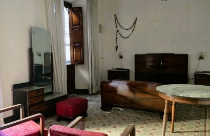 Segunda mano - Casa de pueblo  -
Pego