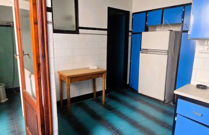 Segunda mano - Casa de pueblo  -
Pego