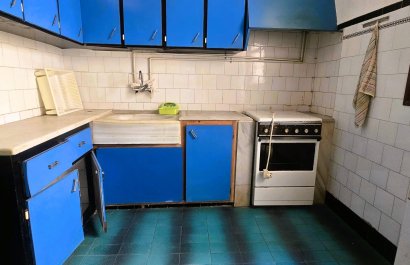 Segunda mano - Casa de pueblo  -
Pego