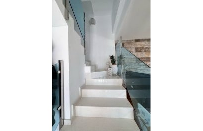 Odsprzedaż / Rynek wtórny - Kamienica -
Polop