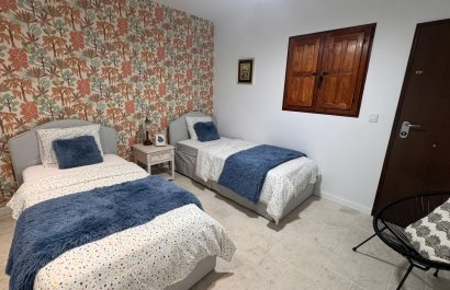 Segunda mano - Casa de pueblo  -
Altea