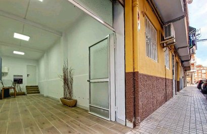 Entrada - Local comercial en venta en La Frontera (Petrer) - Costa Blanca