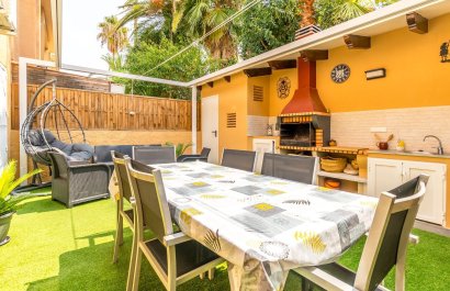 Segunda mano - Apartamento / piso -
Albir - centro