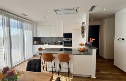 Odsprzedaż / Rynek wtórny - Willa -
Polop