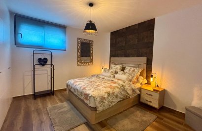 Odsprzedaż / Rynek wtórny - Willa -
Polop