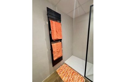 Odsprzedaż / Rynek wtórny - Willa -
Polop