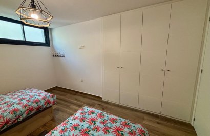 Odsprzedaż / Rynek wtórny - Willa -
Polop