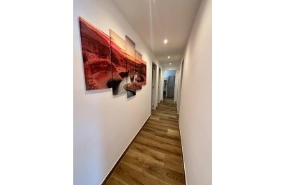 Odsprzedaż / Rynek wtórny - Willa -
Polop