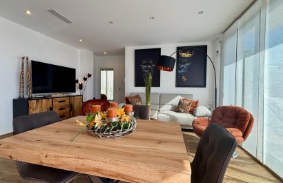 Odsprzedaż / Rynek wtórny - Willa -
Polop