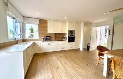 Odsprzedaż / Rynek wtórny - Mieszkanie w bloku -
Denia - Les Marines - Las Marinas