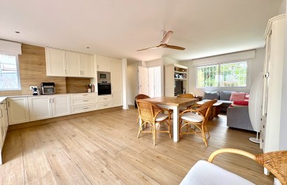 Odsprzedaż / Rynek wtórny - Mieszkanie w bloku -
Denia - Les Marines - Las Marinas