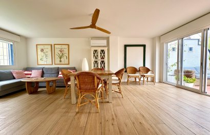 Odsprzedaż / Rynek wtórny - Mieszkanie w bloku -
Denia - Les Marines - Las Marinas