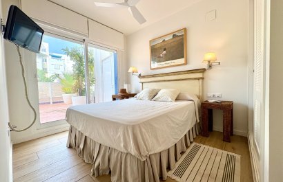 Odsprzedaż / Rynek wtórny - Mieszkanie w bloku -
Denia - Les Marines - Las Marinas