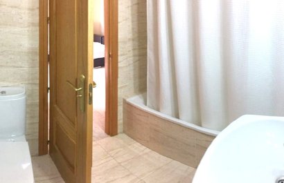 Odsprzedaż / Rynek wtórny - Mieszkanie w bloku -
Villajoyosa - Cala de Villajoyosa