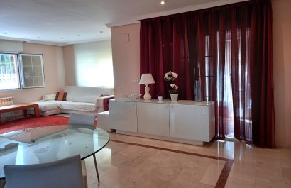 Segunda mano - Chalet -
Albir - centro