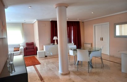 Segunda mano - Chalet -
Albir - centro