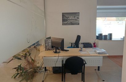 Segunda mano - Local  -
La Nucía