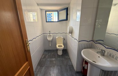 baño - Local en venta en Dénia cerca del mar 