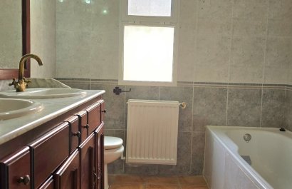 Segunda mano - Chalet independiente -
La Nucía