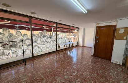 Segunda mano - Local  -
Tavernes de la Valldigna  - Pueblo 