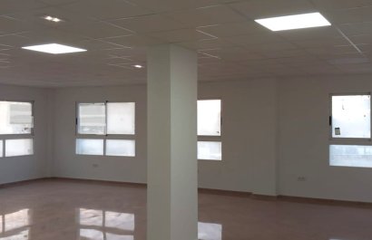 Alquiler a largo plazo - Local  -
Callosa De Ensarrià