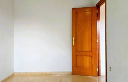 Segunda mano - Apartamento / piso -
Polop