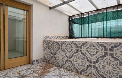 Segunda mano - Apartamento / piso -
Polop