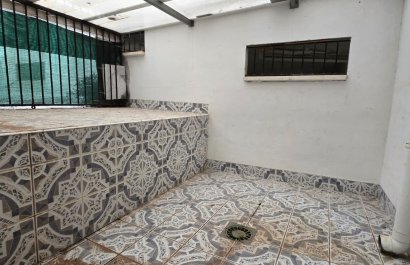 Segunda mano - Apartamento / piso -
Polop