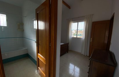 Segunda mano - Chalet independiente -
Polop - Alberca