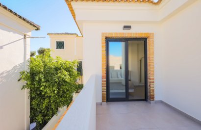 Obra nueva - Villa -
Orihuela Costa - Campoamor