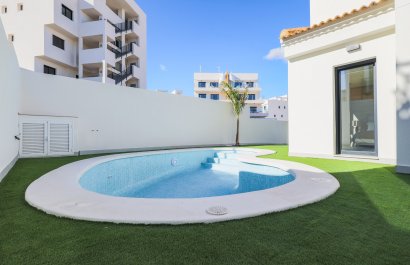 Obra nueva - Villa -
Orihuela Costa - Campoamor