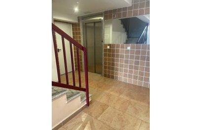 Segunda mano - Apartamento / piso -
Altea