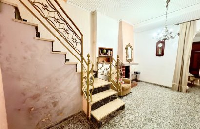 Segunda mano - Casa de pueblo  -
Vergel