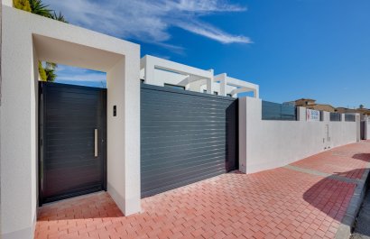 Obra nueva - Chalet independiente -
Torrevieja - Torrelamata - La Mata