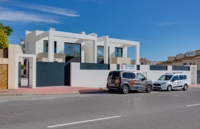 Obra nueva - Chalet independiente -
Torrevieja - Torrelamata - La Mata