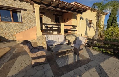 Segunda mano - Chalet independiente -
Alfas del Pí