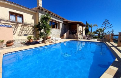 Segunda mano - Chalet independiente -
Alfas del Pí