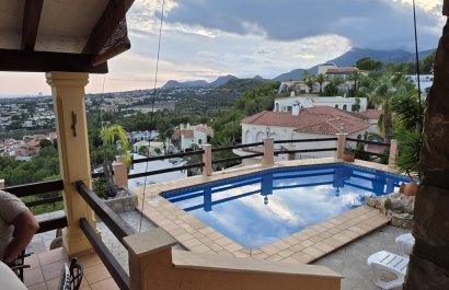 Segunda mano - Chalet independiente -
Alfas del Pí