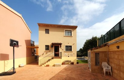 Segunda mano - Chalet independiente -
Alfas del Pí