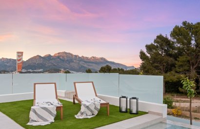 Obra nueva - Chalet independiente -
Polop