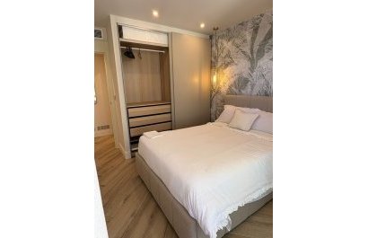 Segunda mano - Apartamento / piso -
Albir - centro