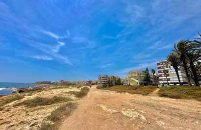 Segunda mano - Apartamento / piso -
Torrevieja - El Acequión - Los Náufragos