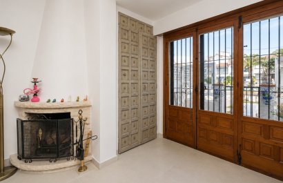 Segunda mano - Adosado -
Albir - centro