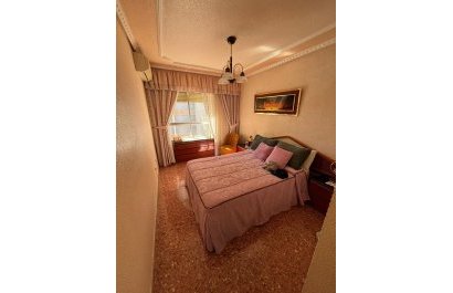 Habitación - Piso en venta en Benidorm cerca del mar - (Costa Blanca - Benidorm)