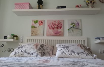 Segunda mano - Apartamento / piso -
Xirles