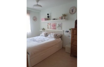 Segunda mano - Apartamento / piso -
Xirles