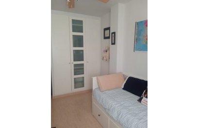 Segunda mano - Apartamento / piso -
Xirles