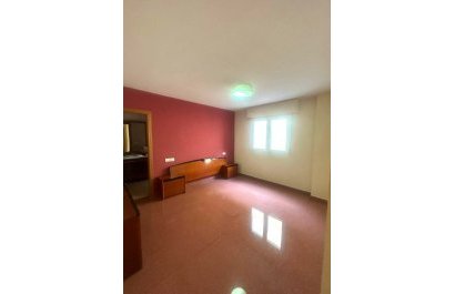 Segunda mano - Apartamento / piso -
Villena