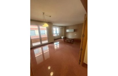 Segunda mano - Apartamento / piso -
Villena