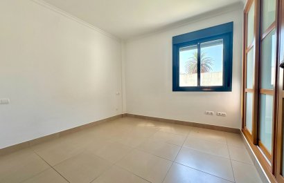 Segunda mano - Apartamento / piso -
Ondara
